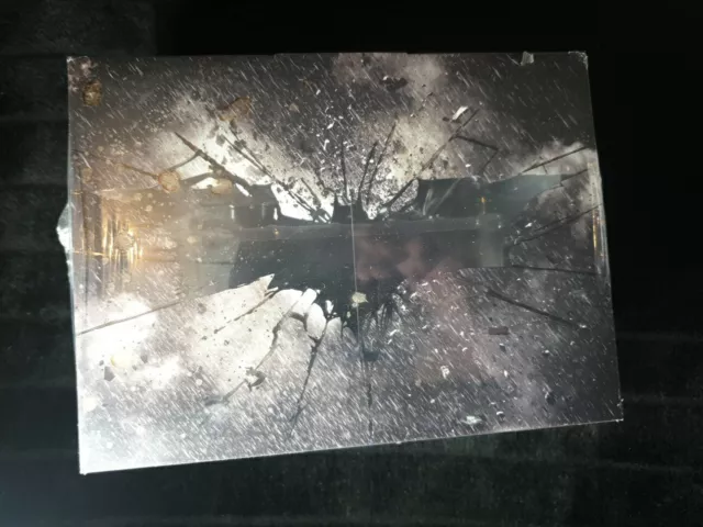 BATMAN THE DARK KNIGHT RISES "Limited edition Broken Mask" Blu-ray NEW RARE 2