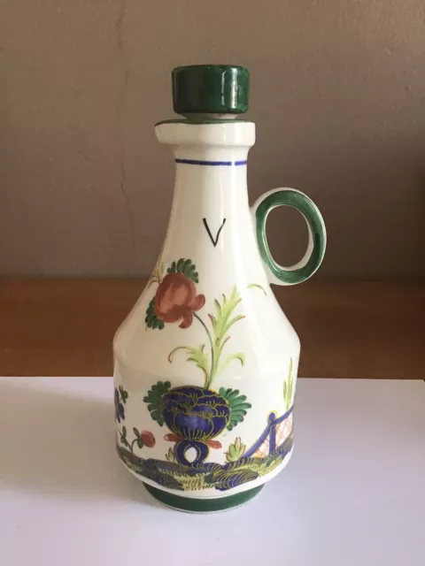 Ancien huilier en porcelaine, Cruche avec son bouchon décor Asiatique