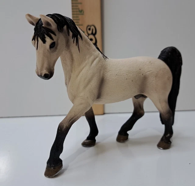 Schleich Tennessee Walker Stallion Retired 2007 White Beige Horse