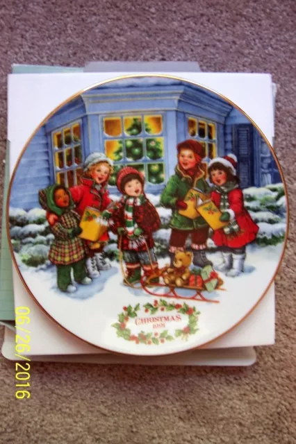 Avon Fine Collectibles 1991 Christmas Plate 2