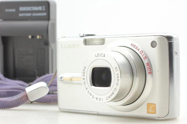 NEAR MINT】 PANASONIC LUMIX DMC-FX07 Digital Camera Silver