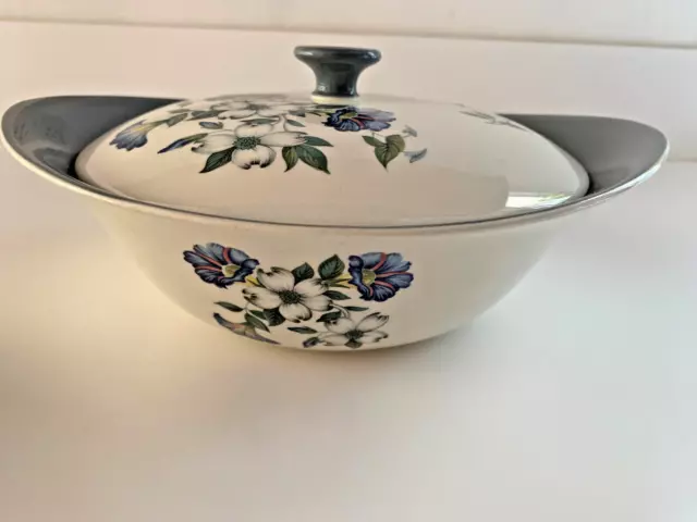 Wedgwood Isis - Fine Pottery Vegetable Tureen with Lid