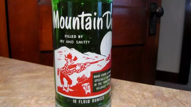 RARE MOUNTAIN DEW Filled Irv and Smitty 10 OZ ACL SODA BOTTLE HILLBILLY & JUG