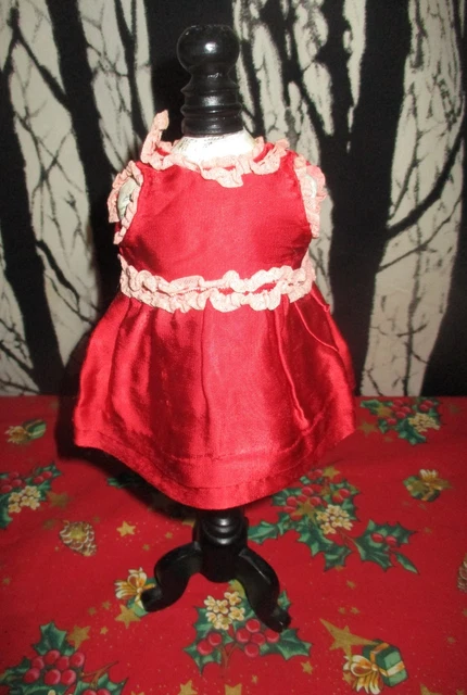 Robe rouge veste poupée [ OFES Mai ] | Clasf