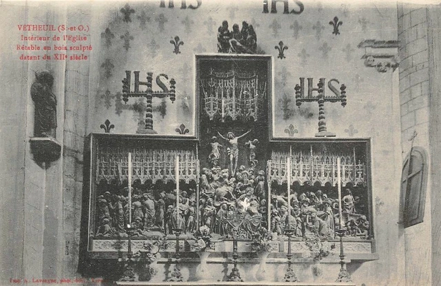 VETHEUIL - church interior - carved wooden stable