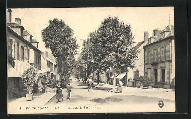 CPA Pougues-les-Eaux, La Route de Paris 1916