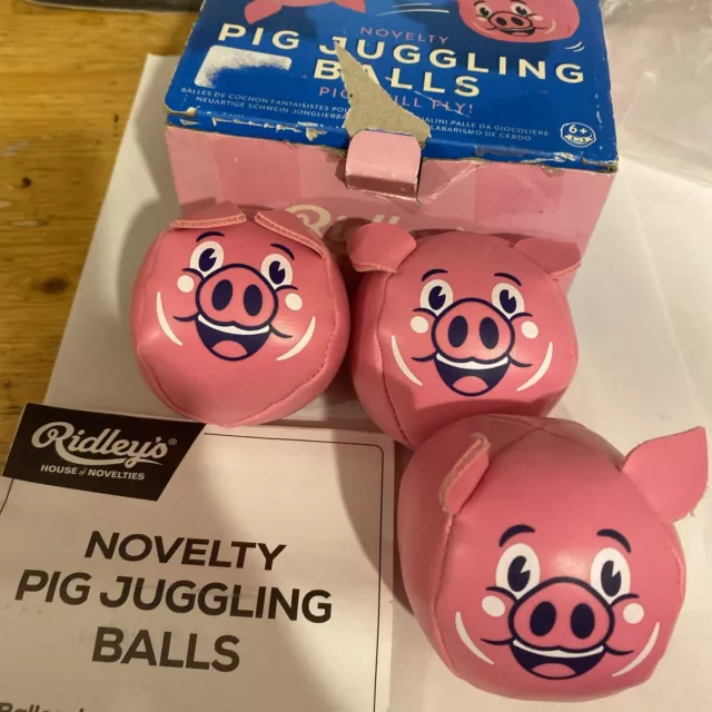 RIDLEY’s House Of Novelties Juggling Balls PIG Pigs Fly PINK NEW (box Marked)