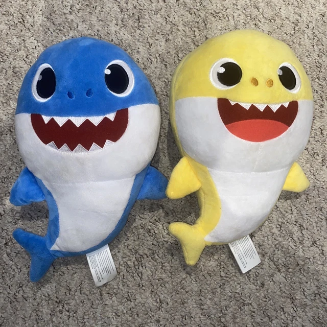 PINKFONG BABY SHARK and Daddy Shark Plush Singing Sounds Bundle