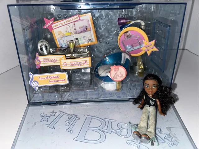 Lil Bratz Beach Bash Collection with Nazalia and Lil - Depop