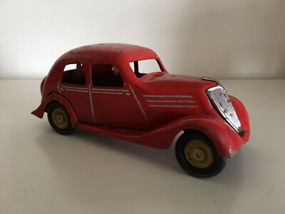 CIJ CIJ  JOUETS RENAULT  JUVAQUATRE TÔLE  MOTEUR FONCTIONNE  BON ÉTAT  Lg12,5cm 1939 