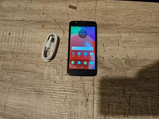 Motorola Moto E4 Silver Unlocked 16GB 2GB RAM 5" Android Smartphone GOOD