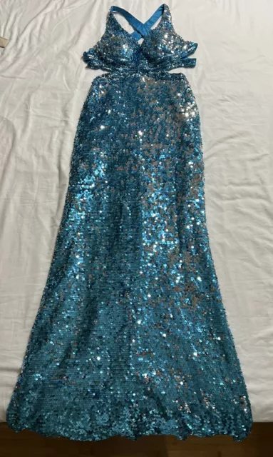 Camille La Vie Size 4 Blue Sequins Formal Dress Prom Wedding Oscars Party