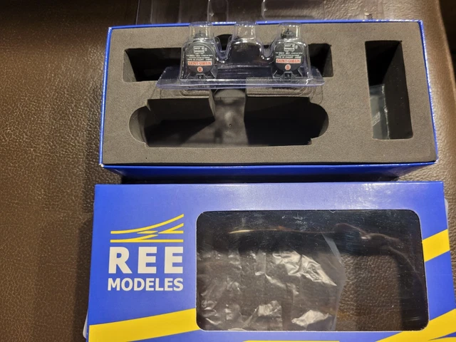 REE MODELES COFFRET KANGOUROU WB-333 NEUF EUR 180,00 - FR