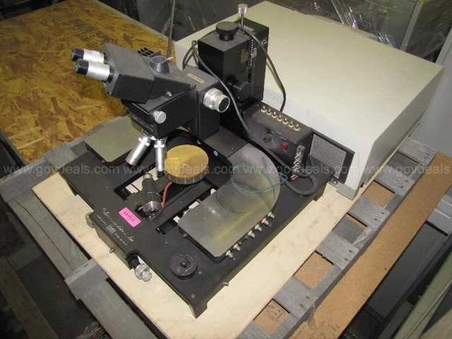 Micromanipulator Probe System 6200 Leitz zoom m'scope. Signatone