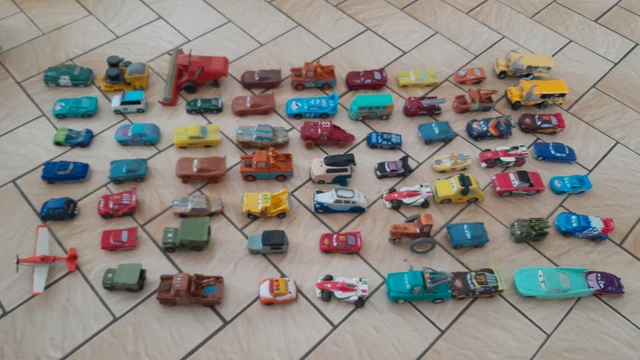 Disney Pixar Lot De 60 Voitures Cars Plastiques 2