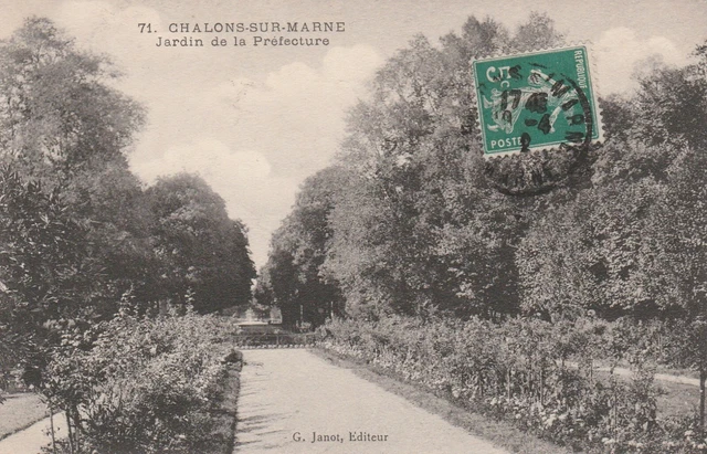 CPA 51 CHALONS sur MARNE Jardin de la Prefecture