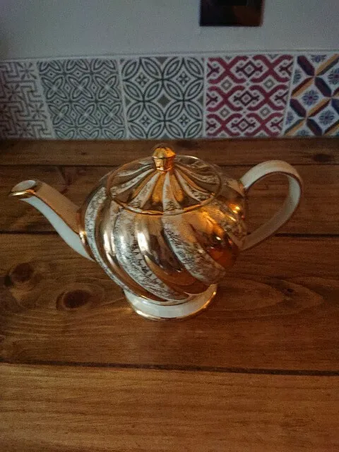 Vintage Sadler Gold & Cream Floral Swirl Teapot.