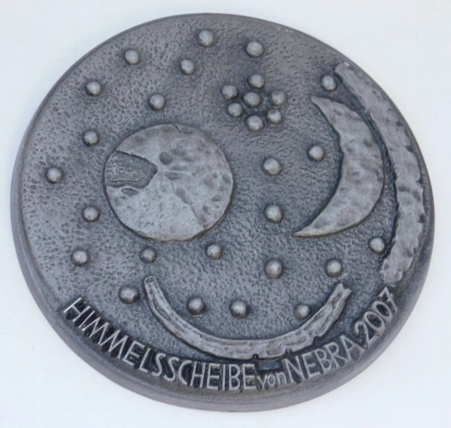 Buderus Eisenguß Relief Kunstguss 2007 Himmelsscheibe von Nebra Frehmuth Ø11,2cm Buderus Eisenguß Relief Kunstguss 2007 Himmelsscheibe von Nebra Frehmuth Ø11,2cm