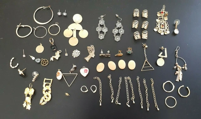 Lot De Bijoux Anciens Et Fantaisie Divers - Couleur Argenté, Peut-être En Argent, Vintage Rare (référence R69)