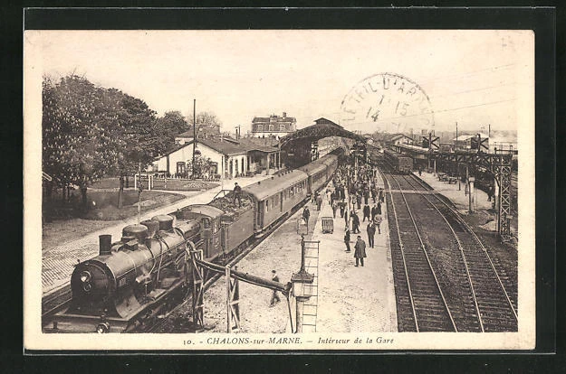 CPA Châlons-sur-Marne, Intérieur de la Gare, vue intérieure des La Gare