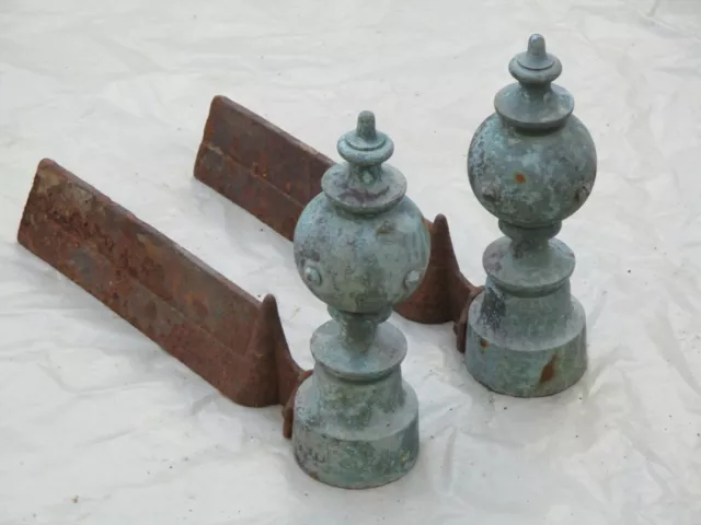 Paire d'anciens chenets de cheminée, en bronze et fonte XIXème