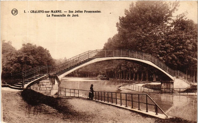 CPA CHALONS-sur-MARNE Its pretty promenades La Passerelle du Jard (491006)