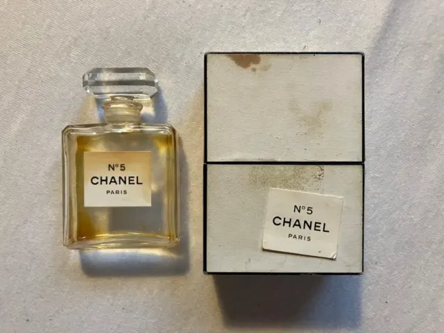 CHANEL. Flacon. Parfum. Extrait. No 5. Vintage.