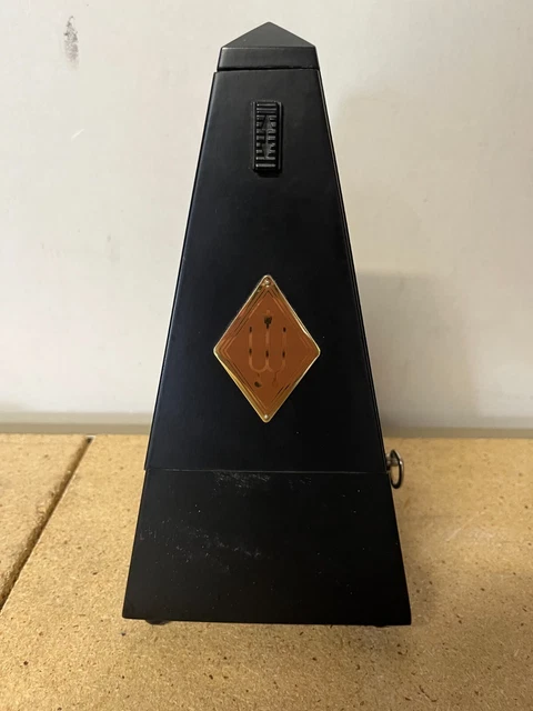 Wittner Wood Matte Black Pyramid Metronome C16 Wittner Wood Matte Black Pyramid Metronome C16
