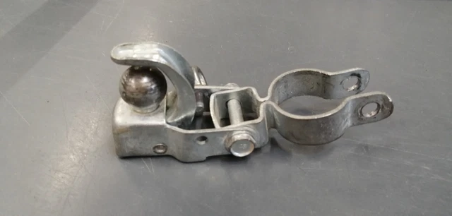 Boule D’attelage VENTURA Pour Remorque Vélo – Fixation Argentée, Ancien Modèle, Occasion