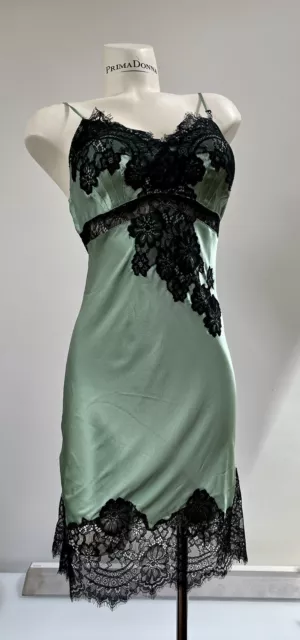 Vestido de noche Marjolaine seda talla REINO UNIDO 12 FR42 verde con encaje negro nuevo con etiquetas precio de venta sugerido por el fabricante £249 2