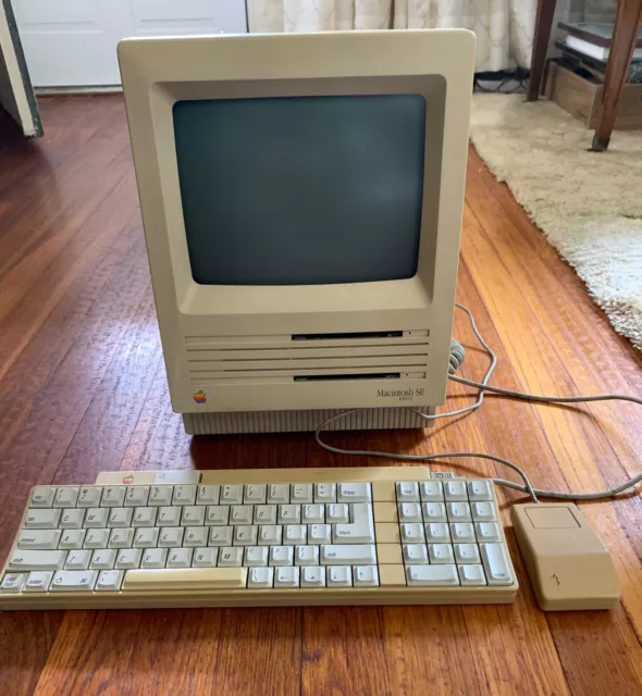 Vintage APPLE MACINTOSH SE FDHD M5011 W/Keyboard & Mouse - WORKING