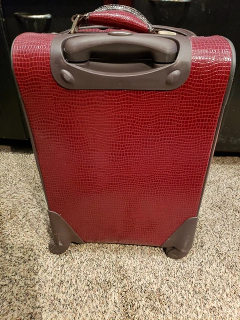 Samantha Brown Classic Red  Croc Embossed 22" Spinner Wheeled Upright Luggage 4