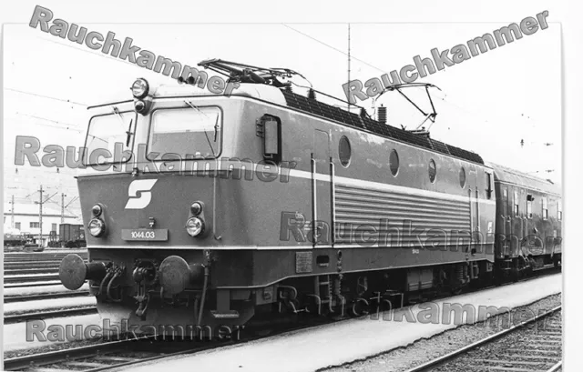 altes Baryt-Foto ÖBB 1044 03 Bludenz 1979 - ca. 9x14  B5124