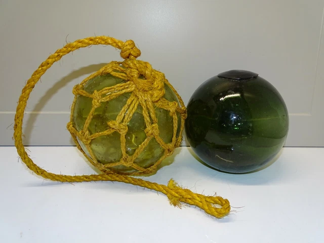 -2 ANCIENNES BOULES EN VERRE FLOTTEURS DE FILET DE PECHE Collection