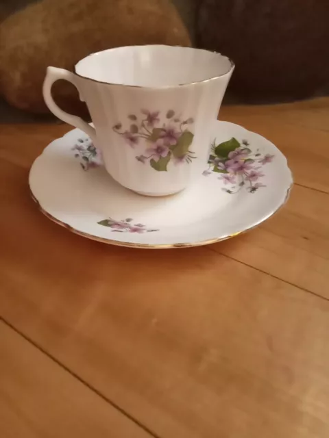 Royal Windsor Purple Violets Footed Tea Cup & Saucer Bone China England Vintage