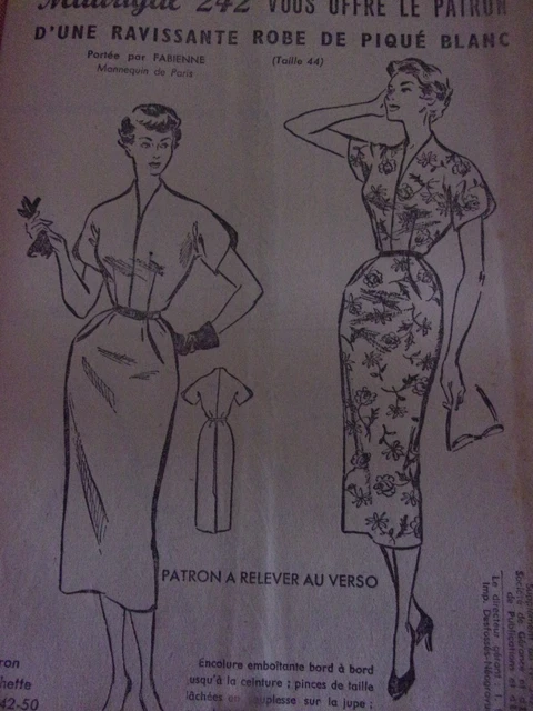 Patron Couture Simplicity Raine Emery SS3094U5 - Robe Fantaisie Femme Tailles 44 à 52, Style Renaissance