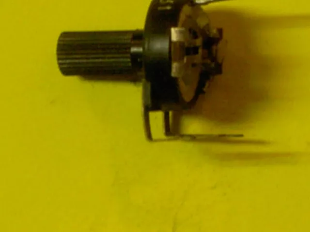 230 Ohm Single Turn WITH Shaft Trimmer Resistor, NOS lot of 5