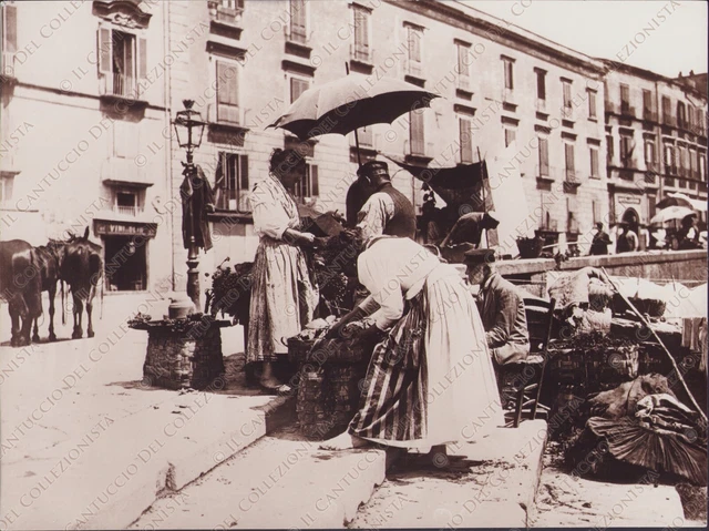 1905 NAPOLI Venditrici di frutta RISTAMPA Fotografia