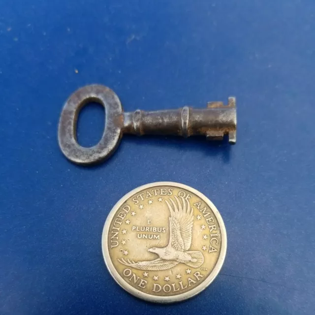 Old Miniature French Metal Skeleton Key ◇Super Cool Tiny Steel Key!