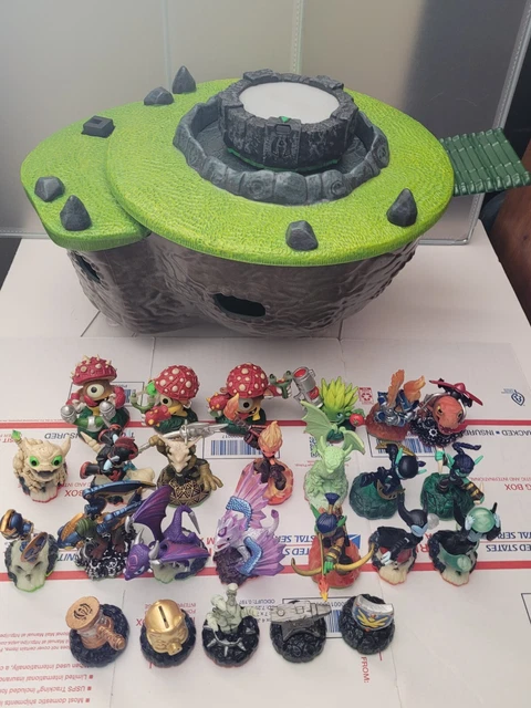 Skylanders Activision Figures Lot RARE Stand Portal 3DS Portal 25 Figures READ