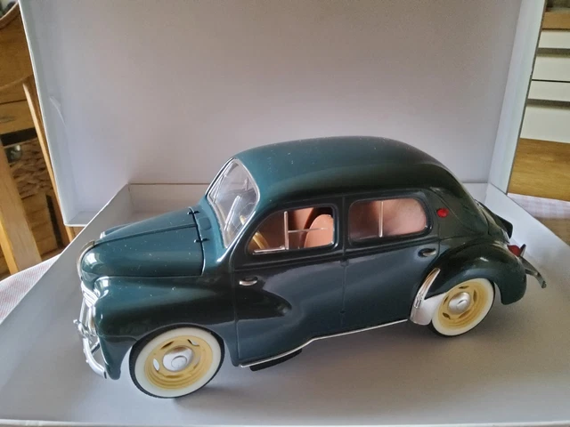 Miniature Solido Renault 4CV 1954 - Échelle 1/17 - En Boîte (G5)