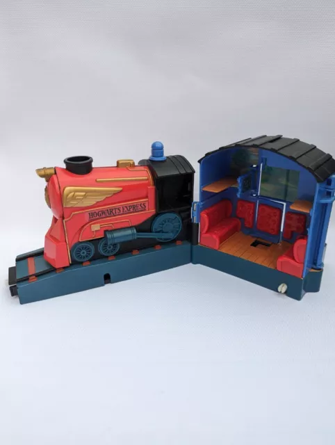 Harry Potter Polly Pocket Hogwarts Express Train Platform 9 3/4 Playset 2001