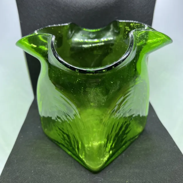 Studio Art Glass Vase Emerald Green Ruffled Scalloped 6.5” Hand Blown VTG