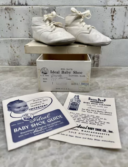 Vintage 1950 Mrs Days Ideal Baby Shoes Size 1 White Lace-Up Style Box USA