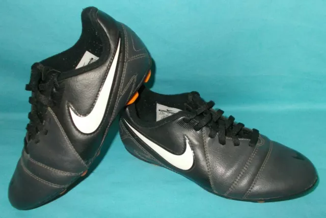 NIKE FOOTBALL BOOTS togs 20.5CM EUR 33 US 1.5Y Size UK 1 Junior