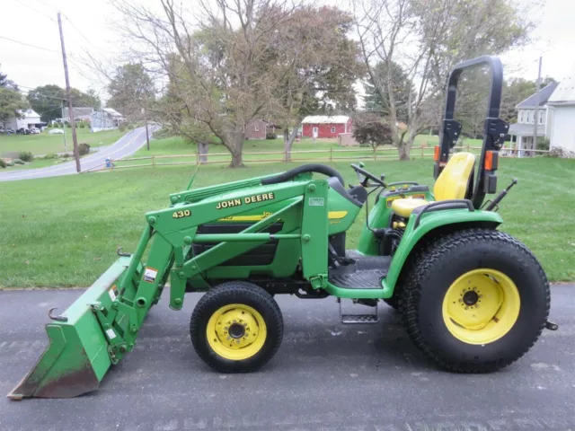 2002 JOHN DEERE 4410 Tractors�4x4 Compact Loader Tractor