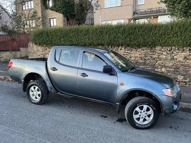 2006 MITSUBISHI L200 4-Life D/C Double Cab Manual Diesel 4X4 Grey £ ...