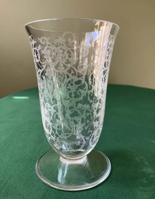 Vase en cristal Baccarat Erna signé