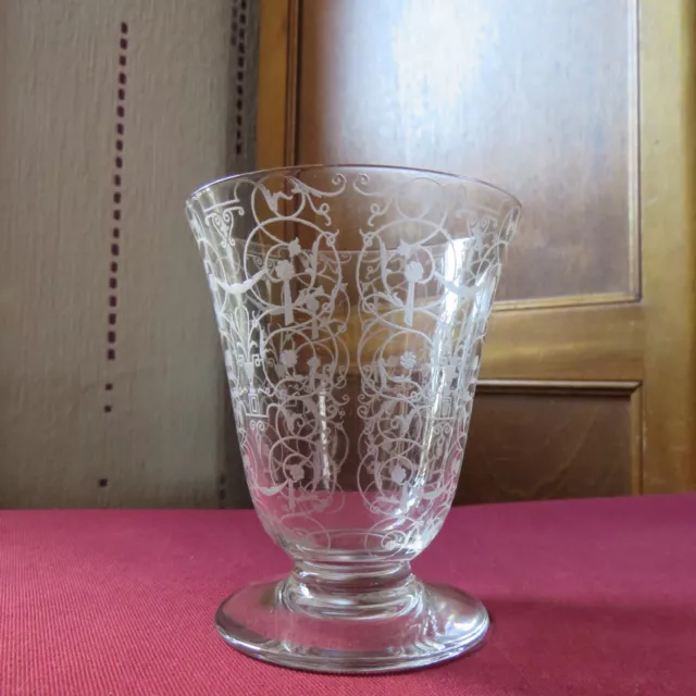 1 Cristal de Agua De Cristal De Baccarat Modelo Argentina Firmado H 10 CM