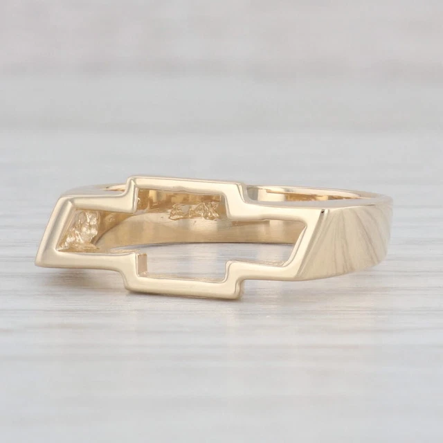 Chevrolet Logo Ring 14k Yellow Gold Size 10 Signet Emblem Keepsake
